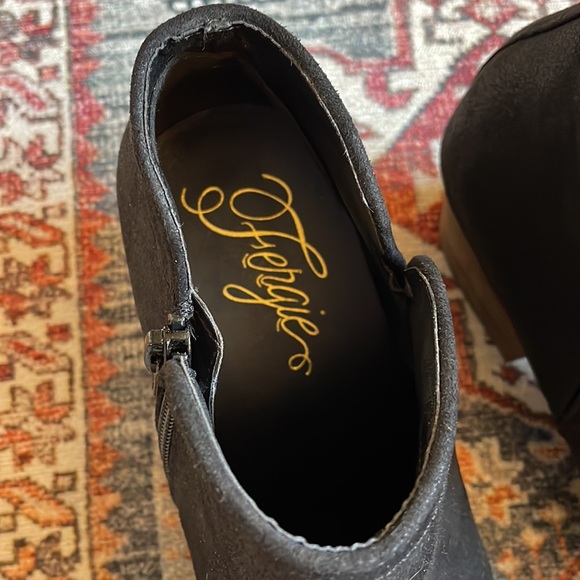 [Fergie] Black Booties - Picture 6 of 7